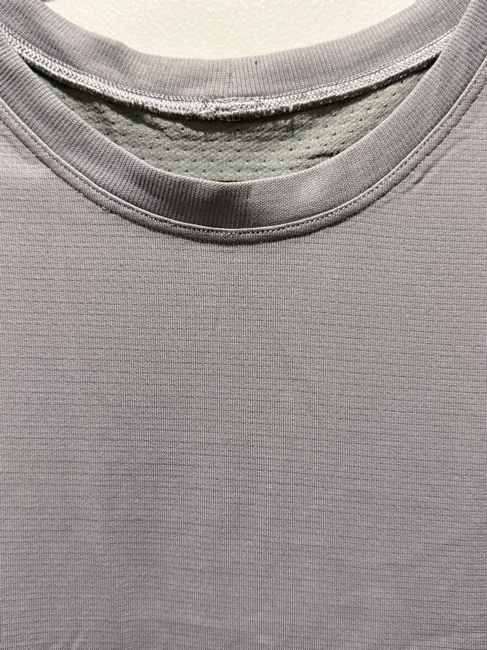 Lululemon Swiftly Breathe Crop Tank
Chicago / Grey Sage - Picture 5 of 6
